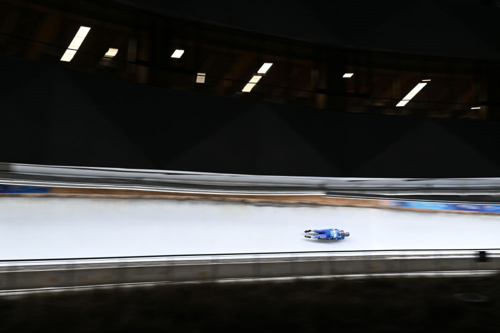 11月21日，美國選手馬茲德澤/泰爾迪曼在團體接力比賽中。新華社記者陳益宸攝