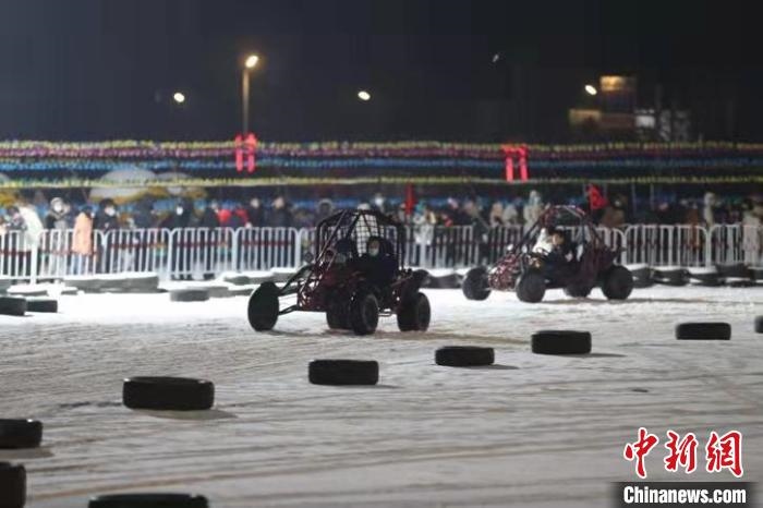 來(lái)吧，一起體驗(yàn)雪地越野車的刺激吧。　于海洋 攝