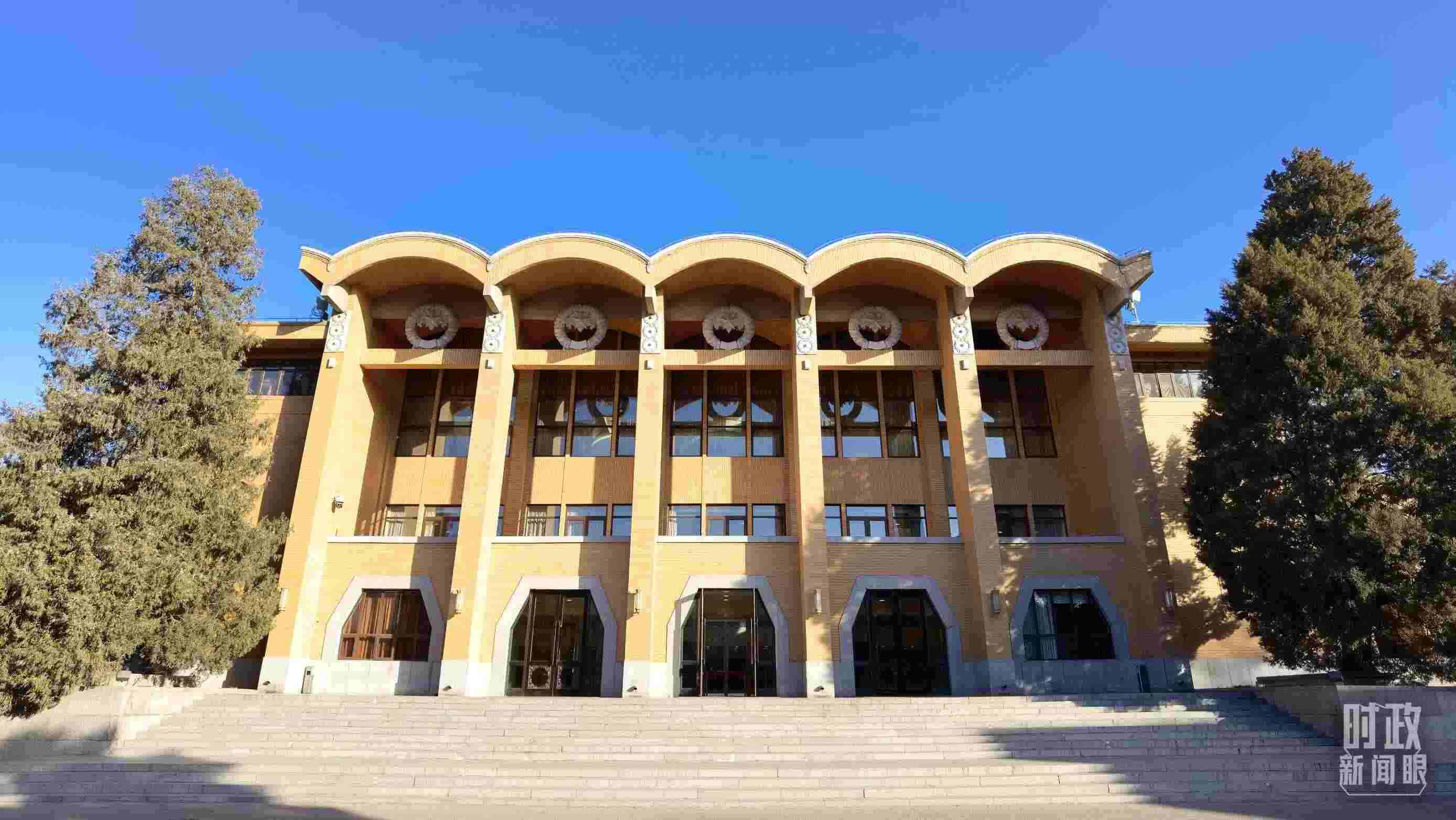 △2023年3月1日，中央黨校建校90周年慶祝大會(huì)在這里舉行。（總臺(tái)央視記者石丞拍攝）