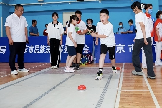 冰蹴球比賽場景。賽事主辦方供圖