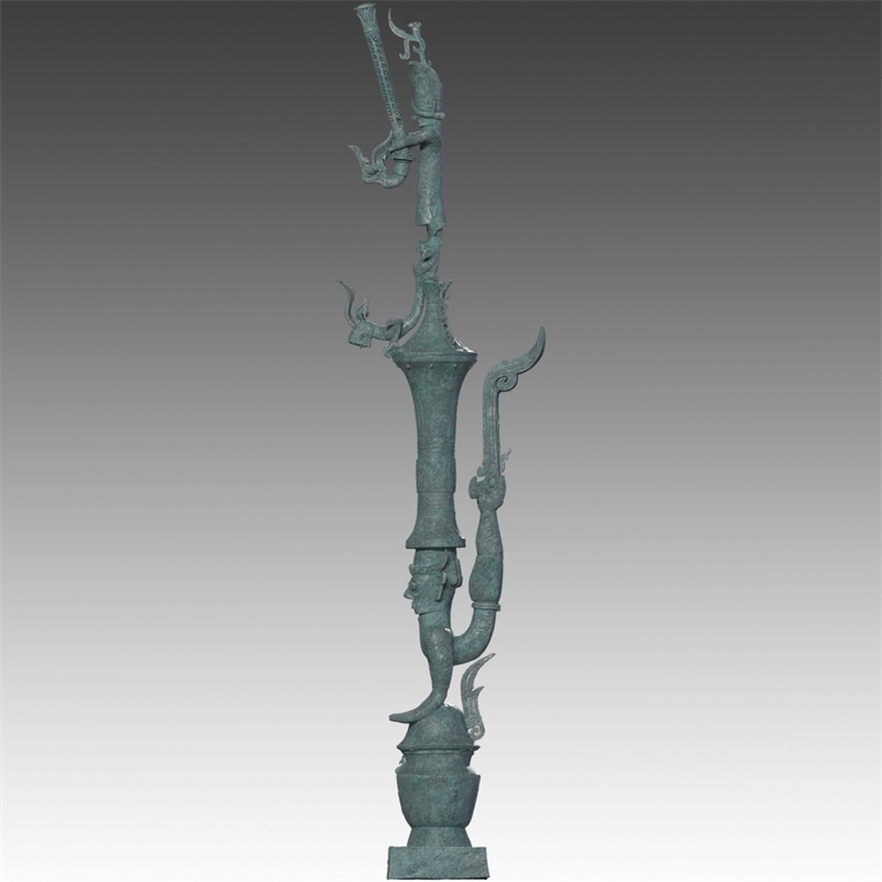 銅罍座倒立鳥足頂尊神像。四川省文物考古研究院供圖