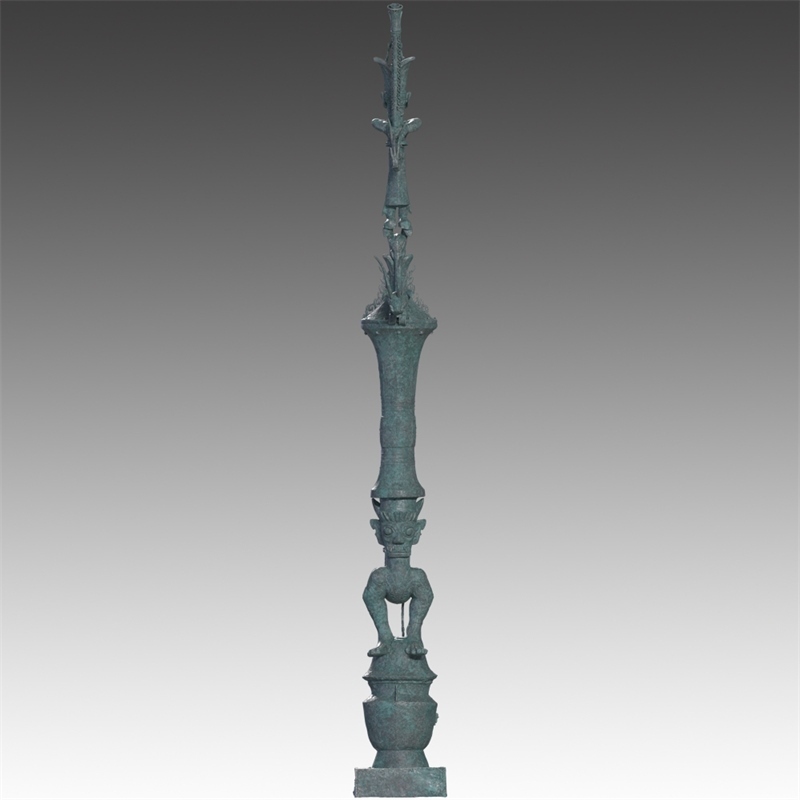 銅罍座倒立鳥足頂尊神像。四川省文物考古研究院供圖