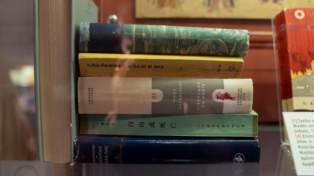 《自由或死亡》是卡贊扎基斯第一部被翻譯成中文的作品，希臘名為《米卡尼船長(zhǎng)》，“米卡尼”正是他父親的名字。人民網(wǎng)記者 葛泰佚攝