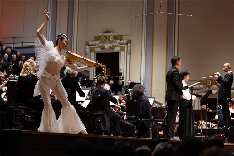 圖8月5日，2023愛丁堡國際藝術(shù)節(jié)開幕式音樂會《慈悲頌》的演出現(xiàn)場。藝術(shù)節(jié)組委會供圖