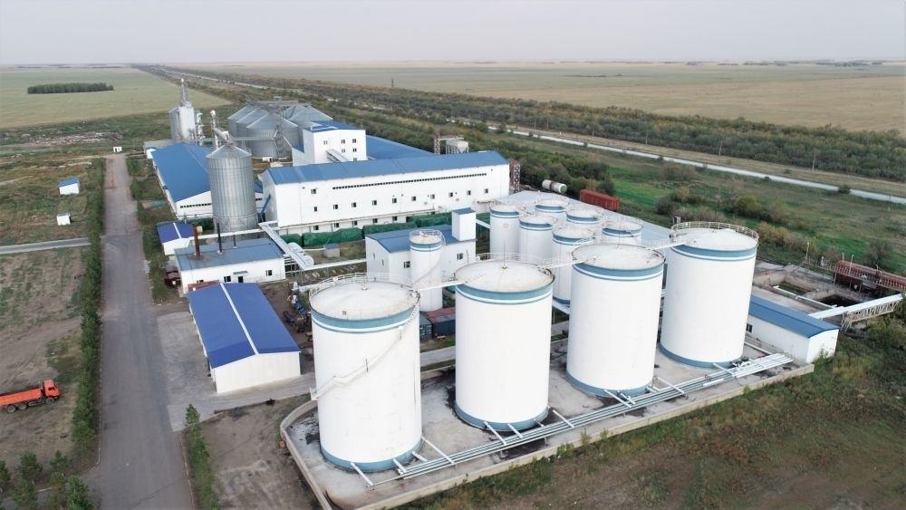 這是2022年9月2日在哈薩克斯坦北哈薩克斯坦州拍攝的愛菊農(nóng)產(chǎn)品物流加工園區(qū)（無人機(jī)照片）。新華社發(fā)（奧斯帕諾夫攝）