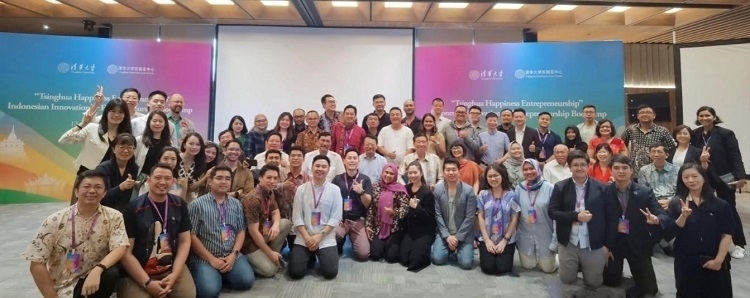 學(xué)員合影。清華大學(xué)東南亞中心供圖