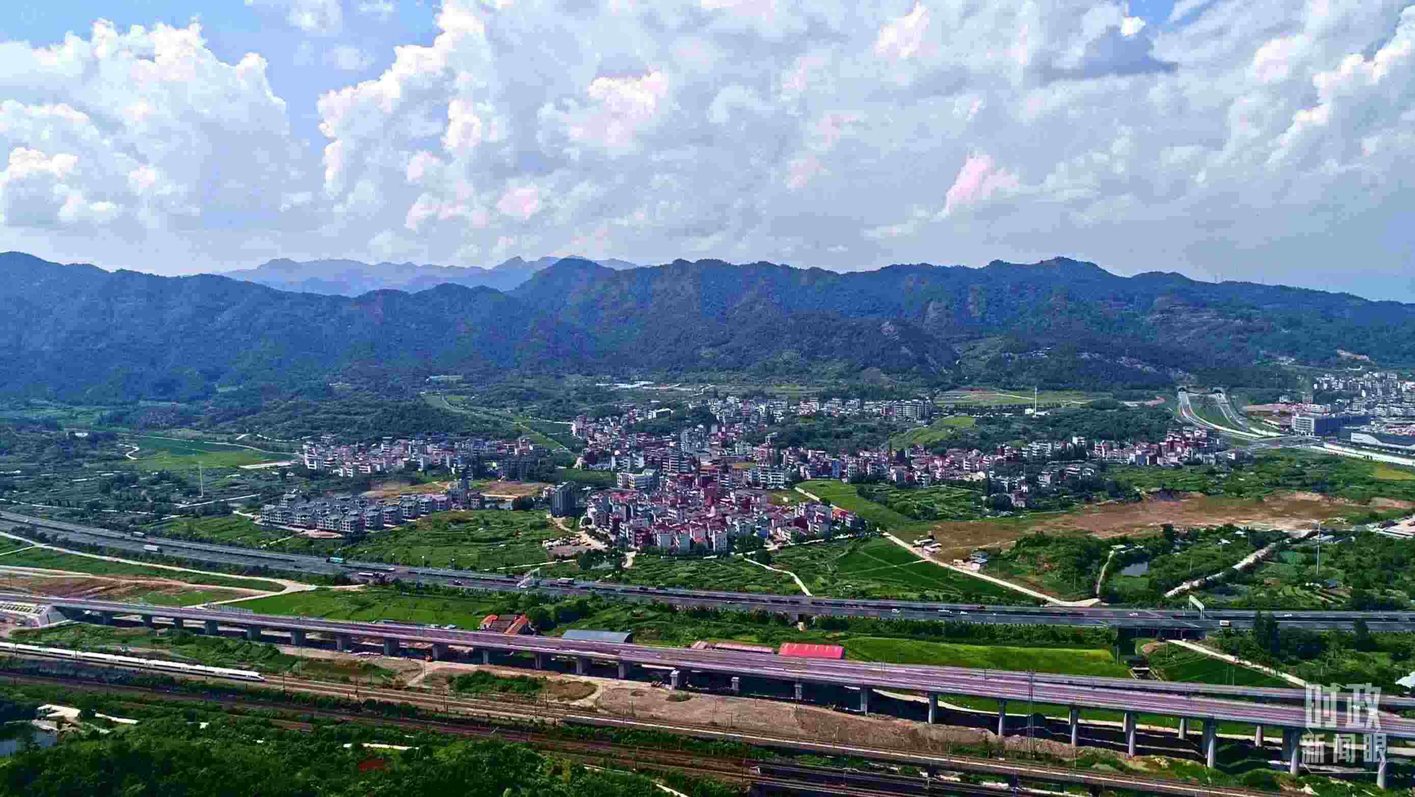 △李祖村航拍。（總臺央視記者范凱拍攝）