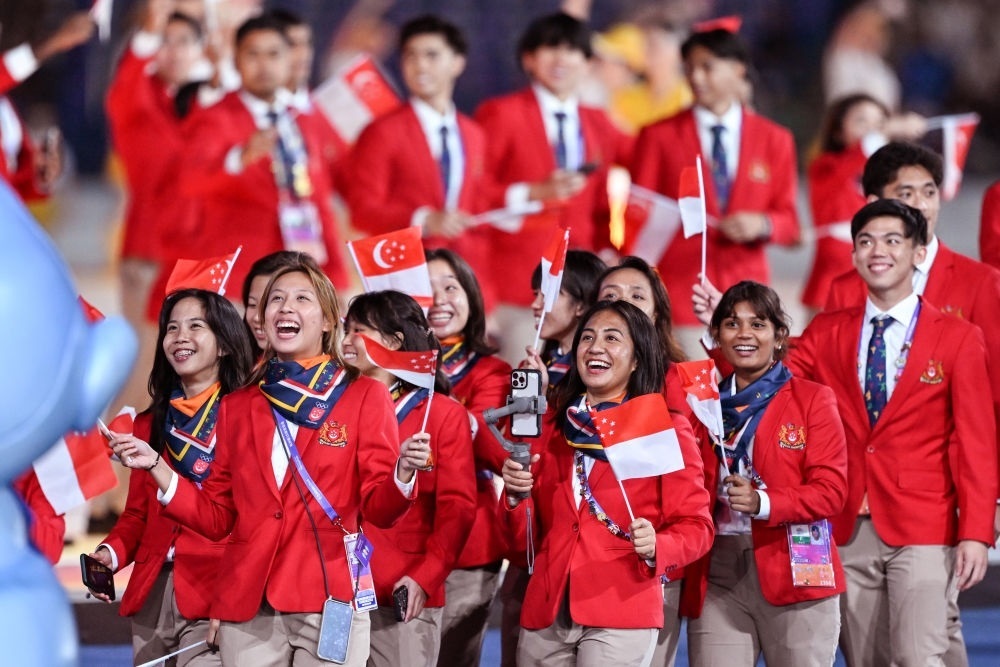新加坡代表團(tuán)在開幕式上入場。