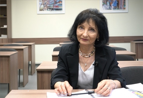 阿拉在白大孔院接受記者采訪。人民網(wǎng)記者 皇甫萬(wàn)里攝