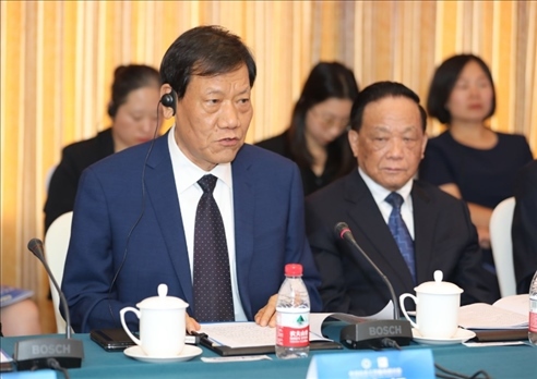 中國(guó)社會(huì)工作聯(lián)合會(huì)會(huì)長(zhǎng)陳存根致辭。主辦方供圖