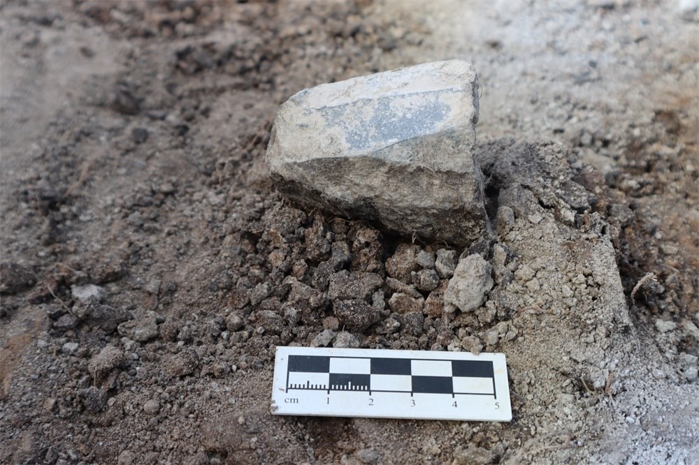 石葉石核出土場景。國家文物局供圖