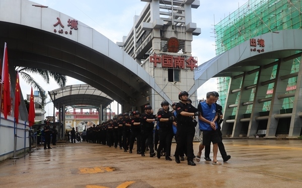 移交現(xiàn)場(chǎng)。公安部供圖