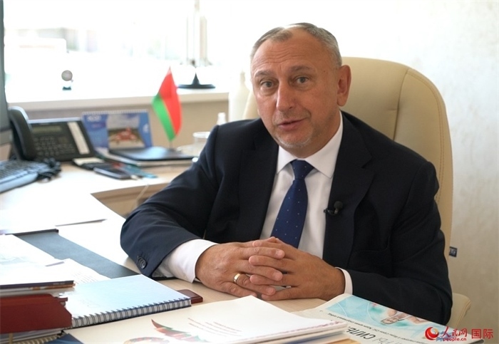 中白工業(yè)園管委會主任亞歷山大·亞羅申科接受人民網(wǎng)記者采訪。人民網(wǎng) 皇甫萬里攝