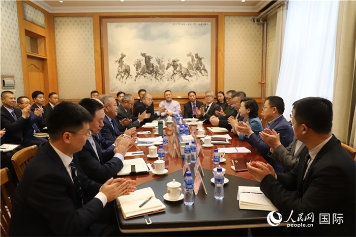 3.2023年10月30日，中國駐蒙使館座談會現(xiàn)場。人民網(wǎng)記者 霍文攝