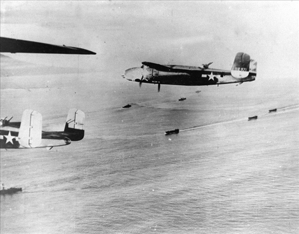 1942年4月18日，美國(guó)航空母艦甲板上B－25解放式轟炸機(jī)起飛轟炸東京工業(yè)區(qū)域，此為日本首次受盟軍之進(jìn)攻。