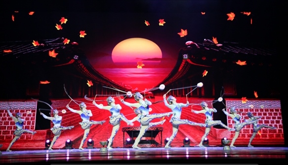 雜技《俏花旦·集體空竹》節(jié)目照。主辦方供圖