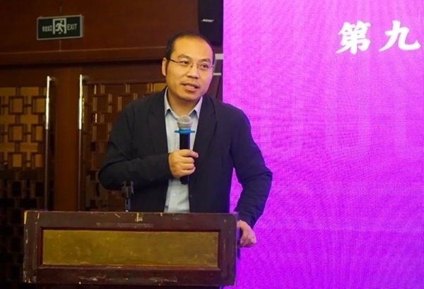 清華大學(xué)社會科學(xué)學(xué)院副院長、政治學(xué)系長聘教授孟天廣在研討會上總結(jié)發(fā)言。主辦方供圖