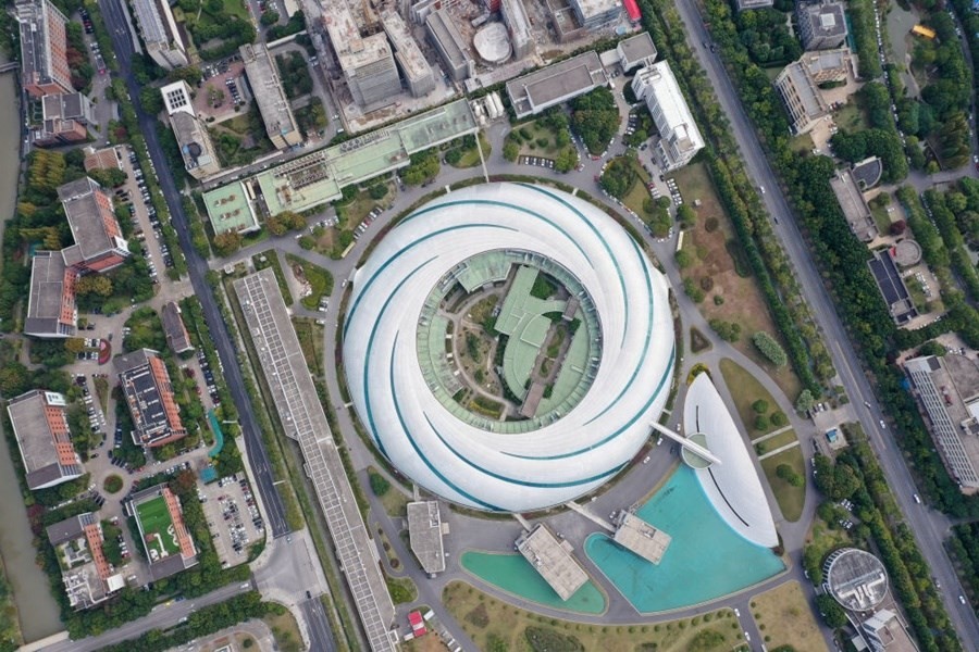 位于上海張江科學(xué)城的國(guó)家大科學(xué)裝置上海光源（2020年10月26日攝，無人機(jī)照片）。