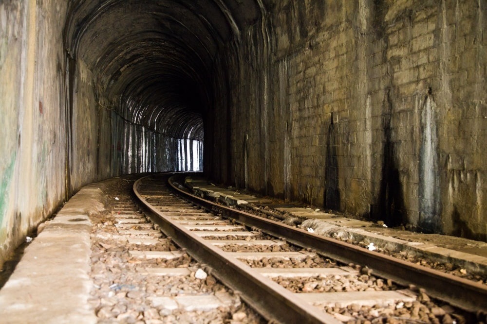 這是2013年3月22日拍攝的河口境內(nèi)的米軌鐵路。