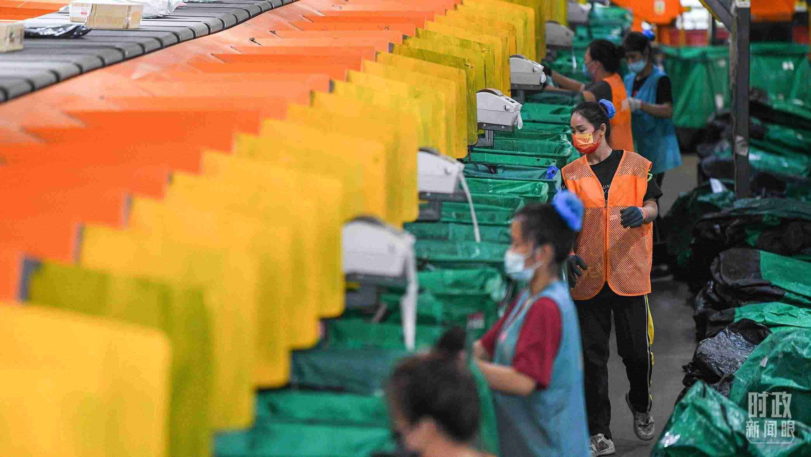 △今年“雙11”當(dāng)天全國(guó)快遞業(yè)務(wù)量達(dá)6.39億件。