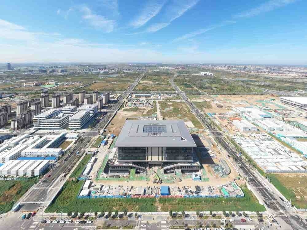這是雄安新區(qū)大學(xué)園圖書館（2023年10月1日攝，無人機照片）。新華社記者 朱旭東 攝