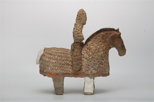 陶鎧甲騎馬俑。國(guó)家文物局供圖