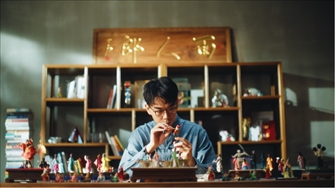 郎佳子彧通過短視頻直播，讓更多人關注并喜歡捏面人。受訪者供圖