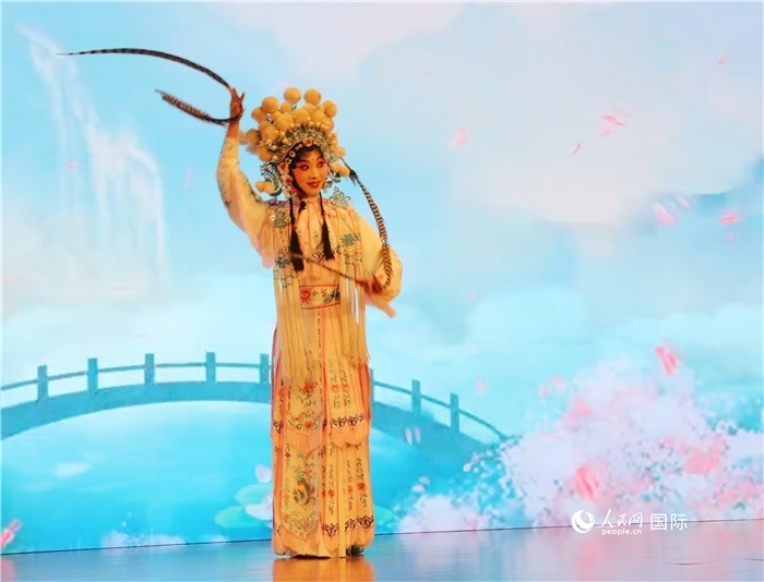 四川省成都市川劇研究院帶來了精彩的川劇演出。人民網(wǎng)記者 李志偉攝