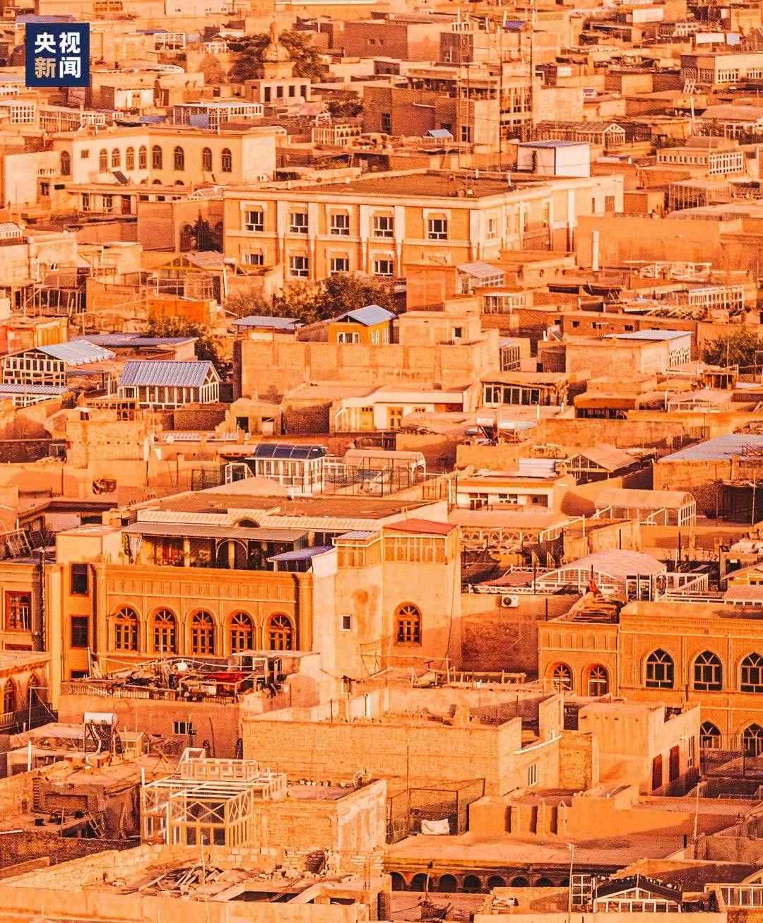 △喀什古城在天山和昆侖山的守護下，留住了千年前的樣子。