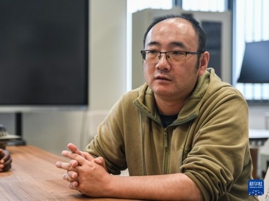 2月15日，在亞的斯亞貝巴的埃塞俄比亞聯(lián)邦職業(yè)技術(shù)培訓(xùn)學(xué)院，魯班工坊中方負(fù)責(zé)人江絳接受新華社采訪。