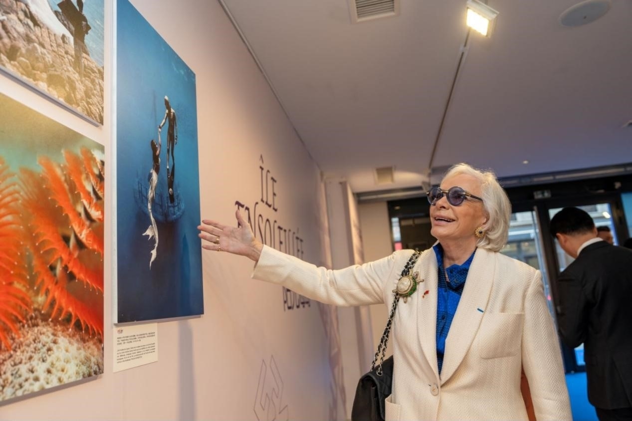 世界旅游組織特別顧問瑪麗-皮埃爾·布歇-奧利耶觀看活動現(xiàn)場圖片展覽?；顒又鬓k方供圖