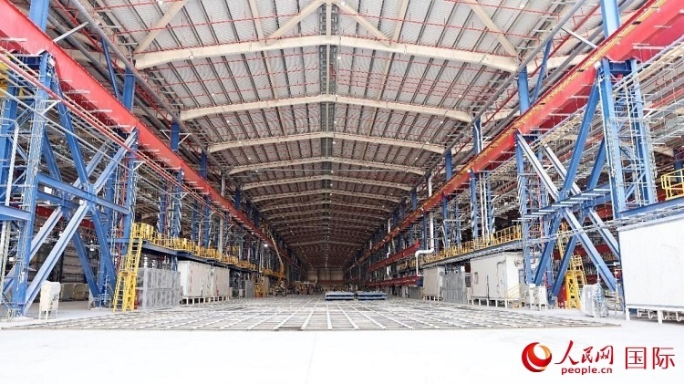 已移交業(yè)主的C201船體車間。人民網(wǎng)記者管克江攝