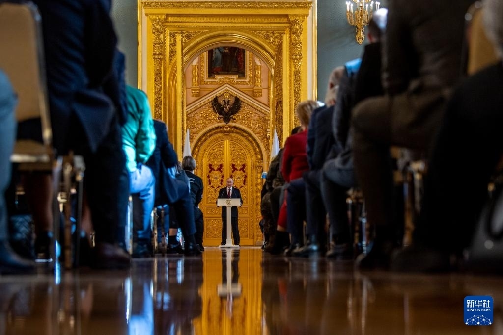 3月20日，俄羅斯總統(tǒng)普京在莫斯科克里姆林宮與其競選團(tuán)隊(duì)代表舉行見面會。新華社記者 曹陽 攝