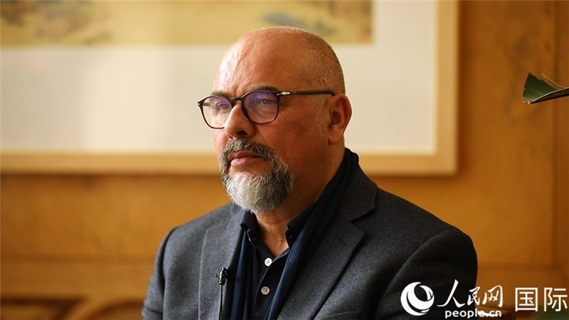 意大利陶瓷城市協(xié)會(huì)副會(huì)長保羅·馬賽蒂接受人民網(wǎng)專訪。人民網(wǎng) 劉動(dòng)攝