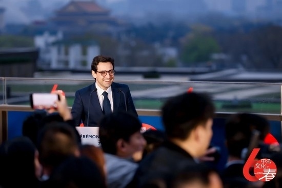 4月1日，法國(guó)外長(zhǎng)塞茹爾內(nèi)出席第18屆“中法文化之春”藝術(shù)節(jié)開幕式。圖片來源：法國(guó)駐華大使館