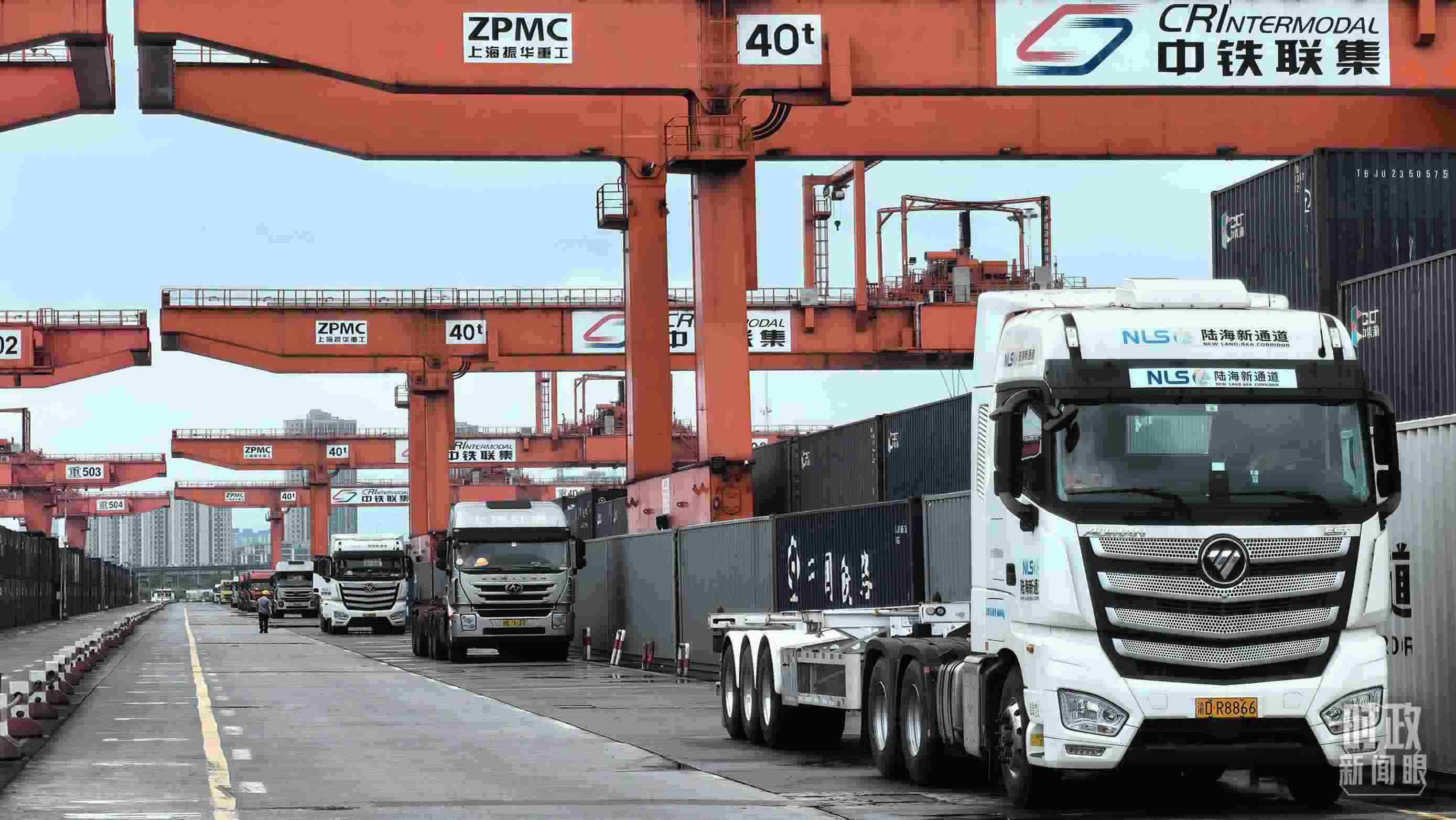 △重慶國(guó)際物流樞紐園區(qū)。（總臺(tái)央視記者趙化拍攝）