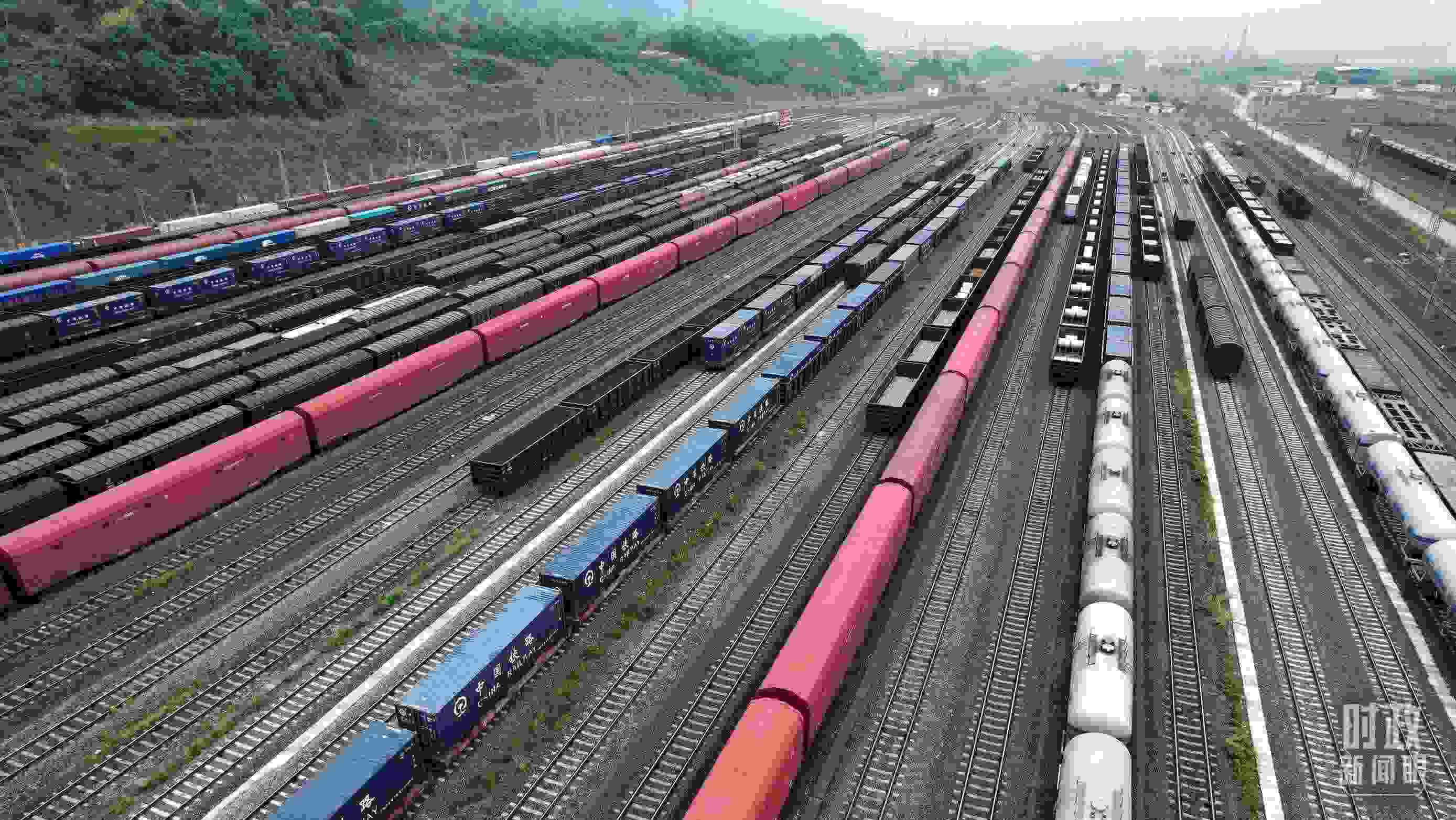 △重慶國際物流樞紐園區(qū)。（總臺央視記者范凱拍攝）