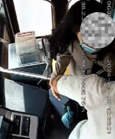 公交車(chē)上他一聲大吼！魏杰，好樣的！