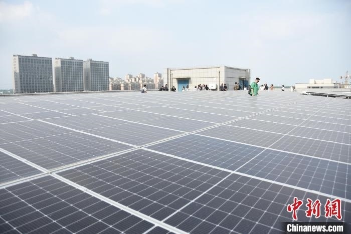圖為中原人工智能計算中心的光伏項(xiàng)目。王宇攝