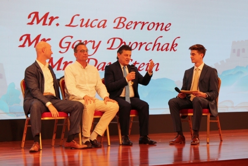 2、在故事分享環(huán)節(jié)，多名友好人士分享他們與中國(guó)的故事。 伊莎貝爾·羅德里格斯攝