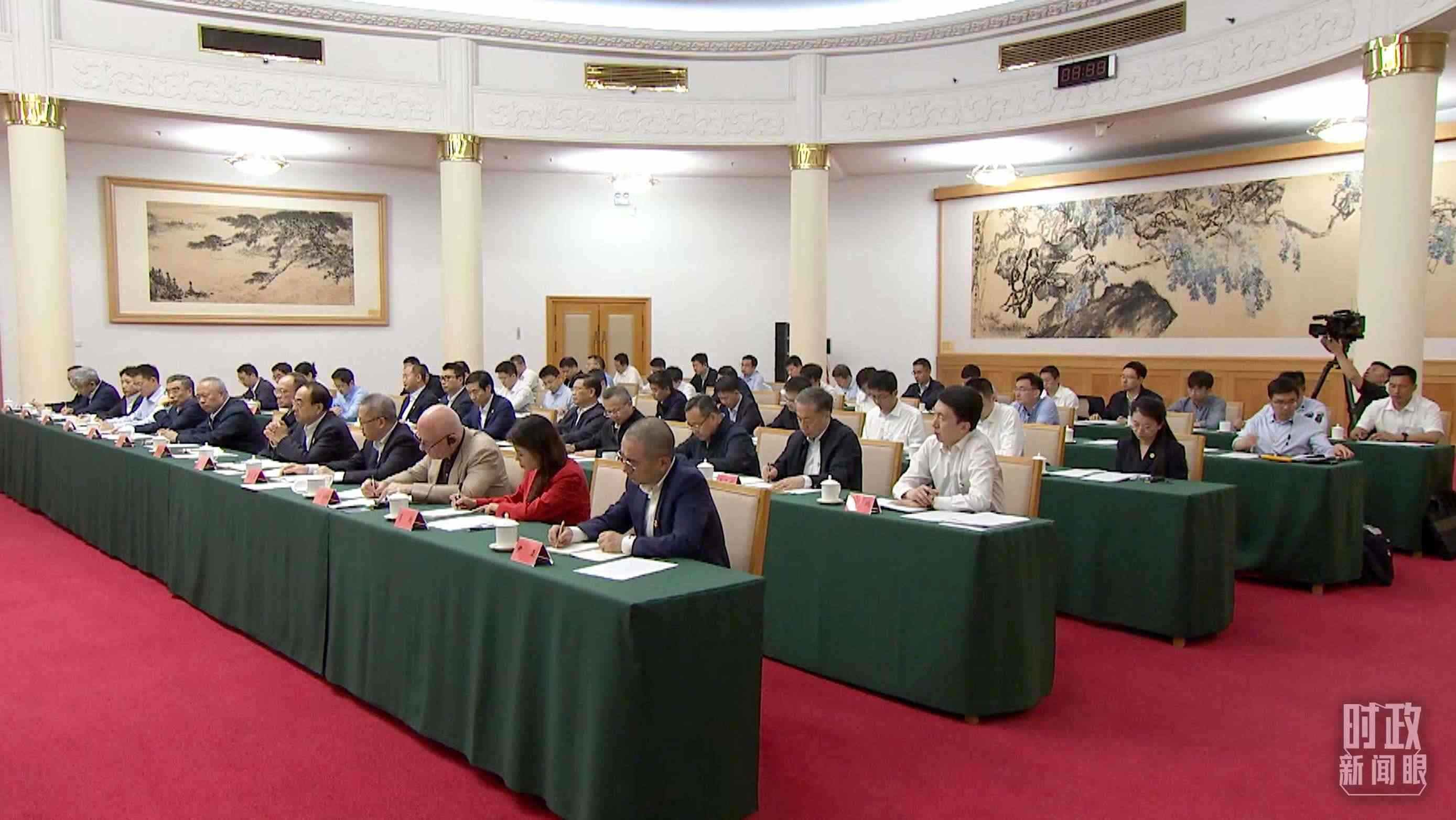 企業(yè)和專(zhuān)家座談會(huì)現(xiàn)場(chǎng)。