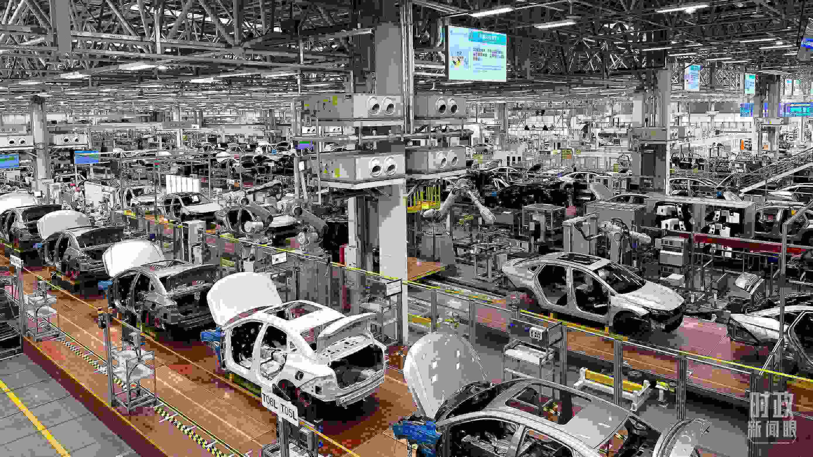 廣州廣汽埃安總裝車(chē)間智能生產(chǎn)線。2023年4月，習(xí)近平曾到這里考察。（總臺(tái)央視記者趙化拍攝）