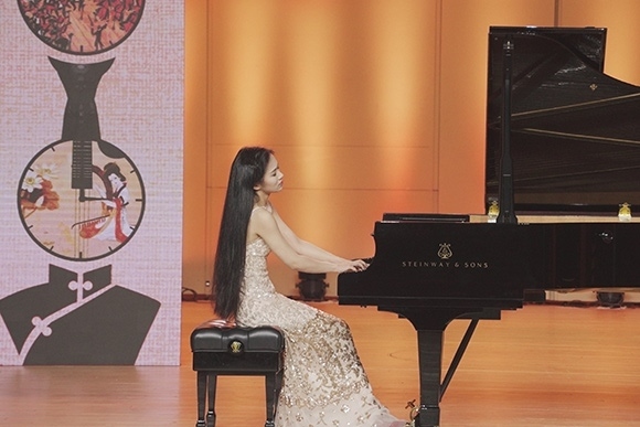 會(huì)議現(xiàn)場(chǎng)。學(xué)校供圖