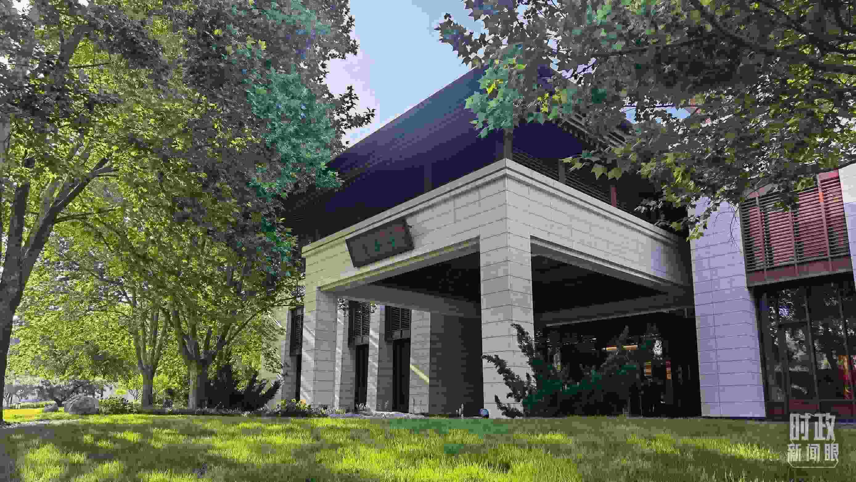 △釣魚臺(tái)芳華苑。（總臺(tái)央視記者石丞拍攝）