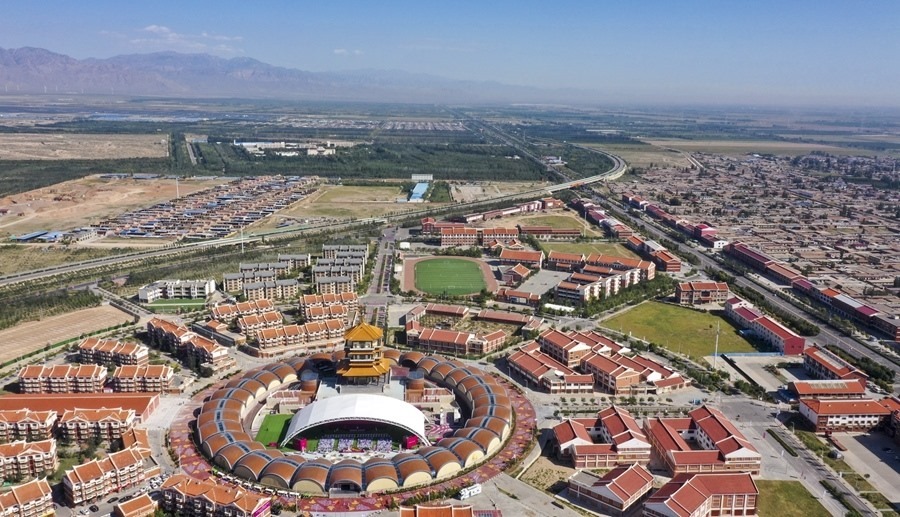 這是2022年9月7日拍攝的寧夏銀川市閩寧鎮(zhèn)（無人機(jī)照片）。新華社記者 馮開華 攝