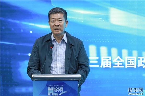 中國(guó)版權(quán)協(xié)會(huì)理事長(zhǎng)、第十三屆全國(guó)政協(xié)文化文史和學(xué)習(xí)委員會(huì)副主任、新聞出版總署原副署長(zhǎng)、國(guó)家版權(quán)局原副局長(zhǎng)閻曉宏現(xiàn)場(chǎng)致辭