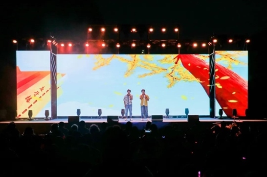 歌曲《啟程》演出現(xiàn)場(chǎng)。供圖：日照職業(yè)技術(shù)學(xué)院