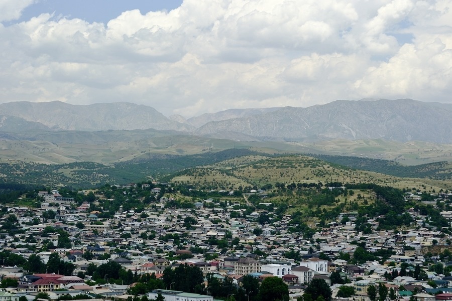 這是2024年6月13日拍攝的塔吉克斯坦首都杜尚別城市風(fēng)光。新華社記者 鄭開君 攝