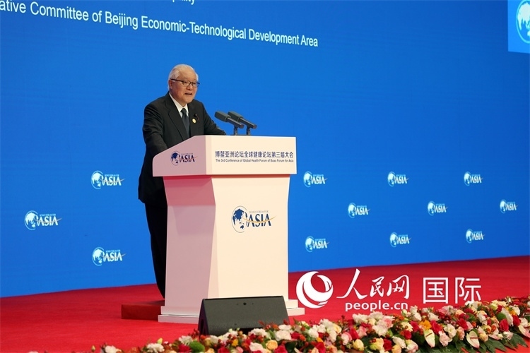 日本厚生勞動(dòng)大臣武見敬三在開幕式上致辭。人民網(wǎng)記者趙益普攝