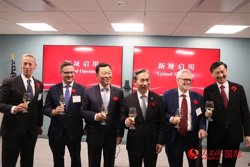 4、美中貿(mào)易全國委員會會長克雷格·艾倫、美國商會高級副會長傅瑞偉等美國工商界代表出席活動。 人民網(wǎng)記者 李志偉攝